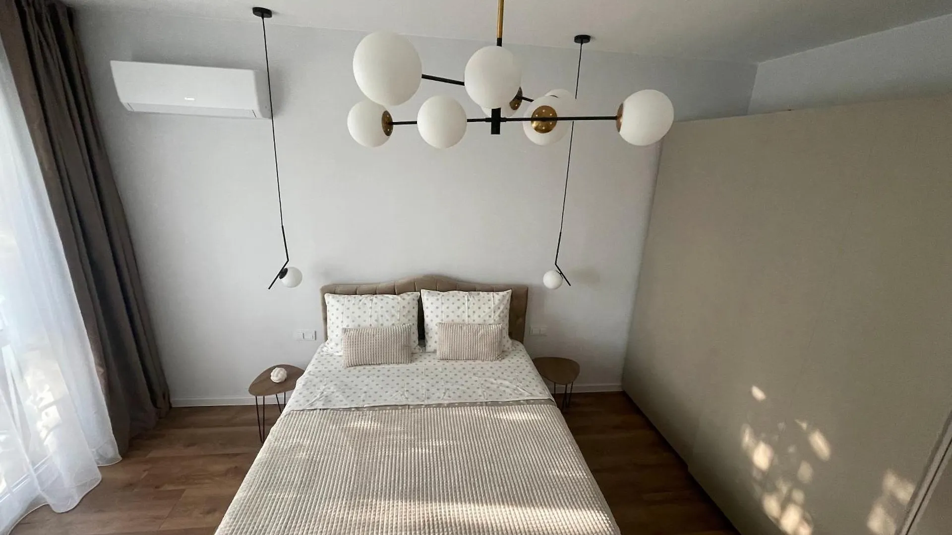 וארנה Vanquish Central Apartment