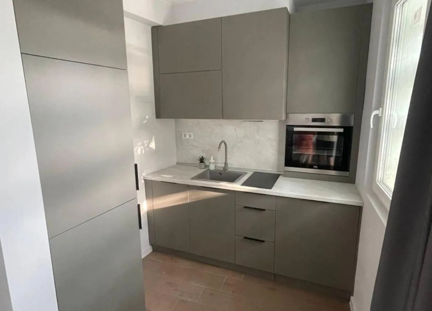 וארנה Vanquish Central Apartment