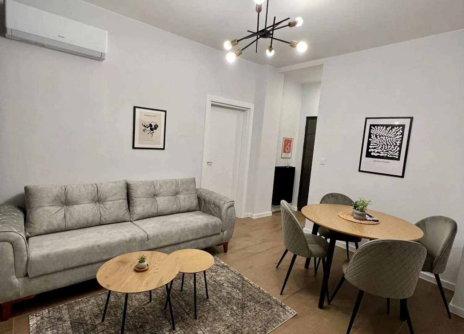 Vanquish Central Apartment Varna